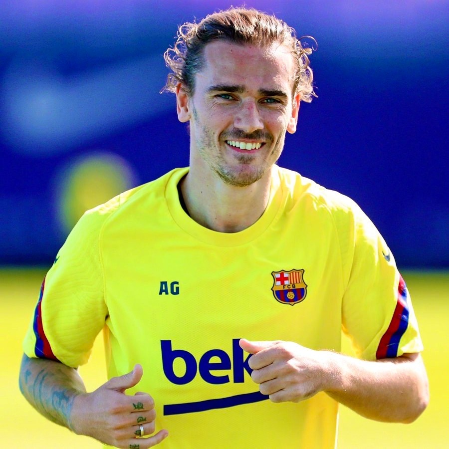 亚博app -里昂清晨官宣签约，志在西甲名次提升，信心回归，临场指挥获称赞的简单介绍