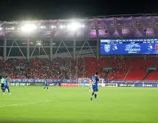 亚博娱乐入口 -风云突变武汉三镇国际比赛日完成体检；全明星赛版图或变；话题不断；心理建设被强调(武汉三镇新赛季球衣)