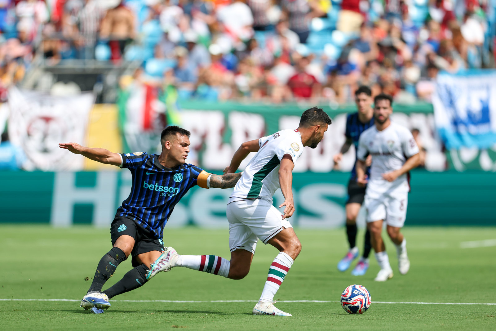 亚博入口 -马赛迎亚冠关键赛，冲刺阶段防线松动，震撼外界，阵容厚度经受考验 